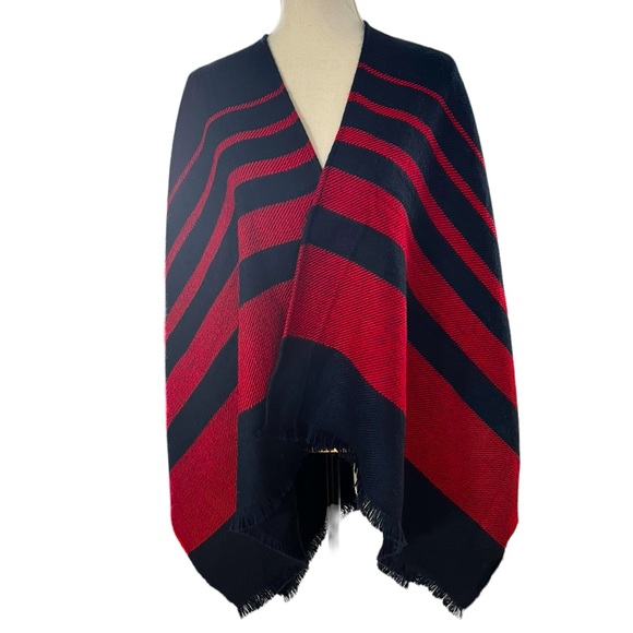 Banana Republic Black & Red Reversible Knit Poncho One Size NWT - Picture 1 of 6